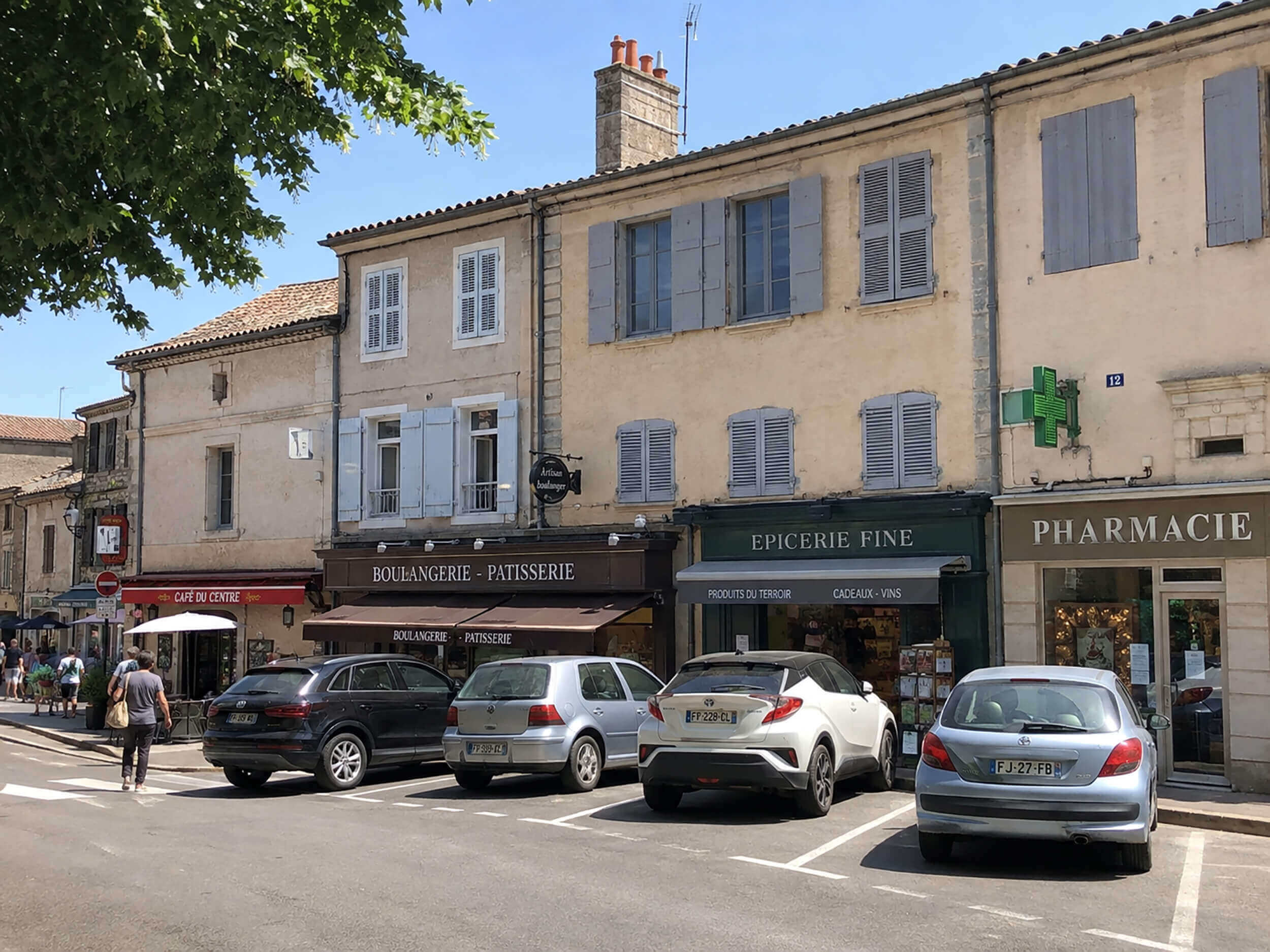 Borne-arret-minute-stationnement-proximite